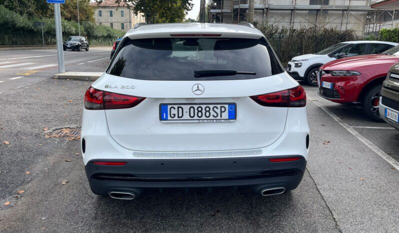 Mercedes-Benz GLA 200 Premium auto pieno