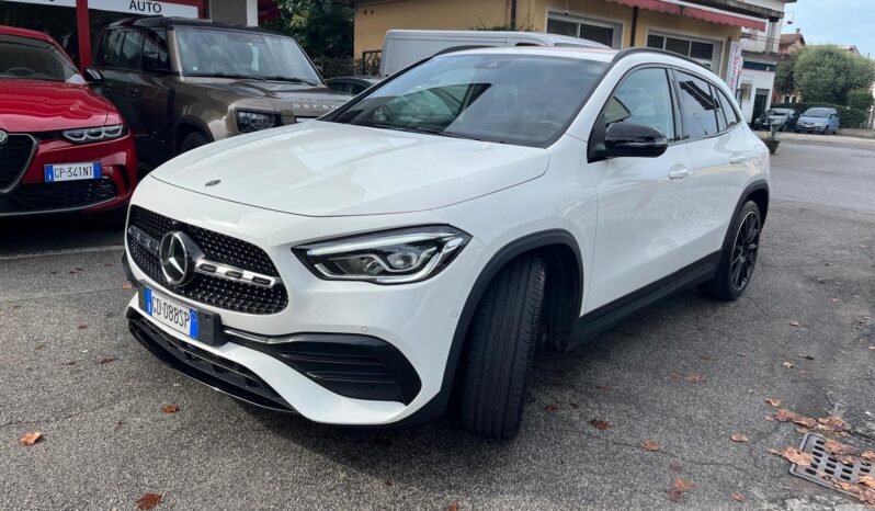 Mercedes-Benz GLA 200 Premium auto pieno