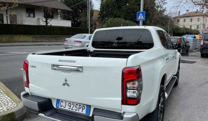 Mitsubishi L200 L200 d.cab 2.3d Intense 4wd 150cv pieno