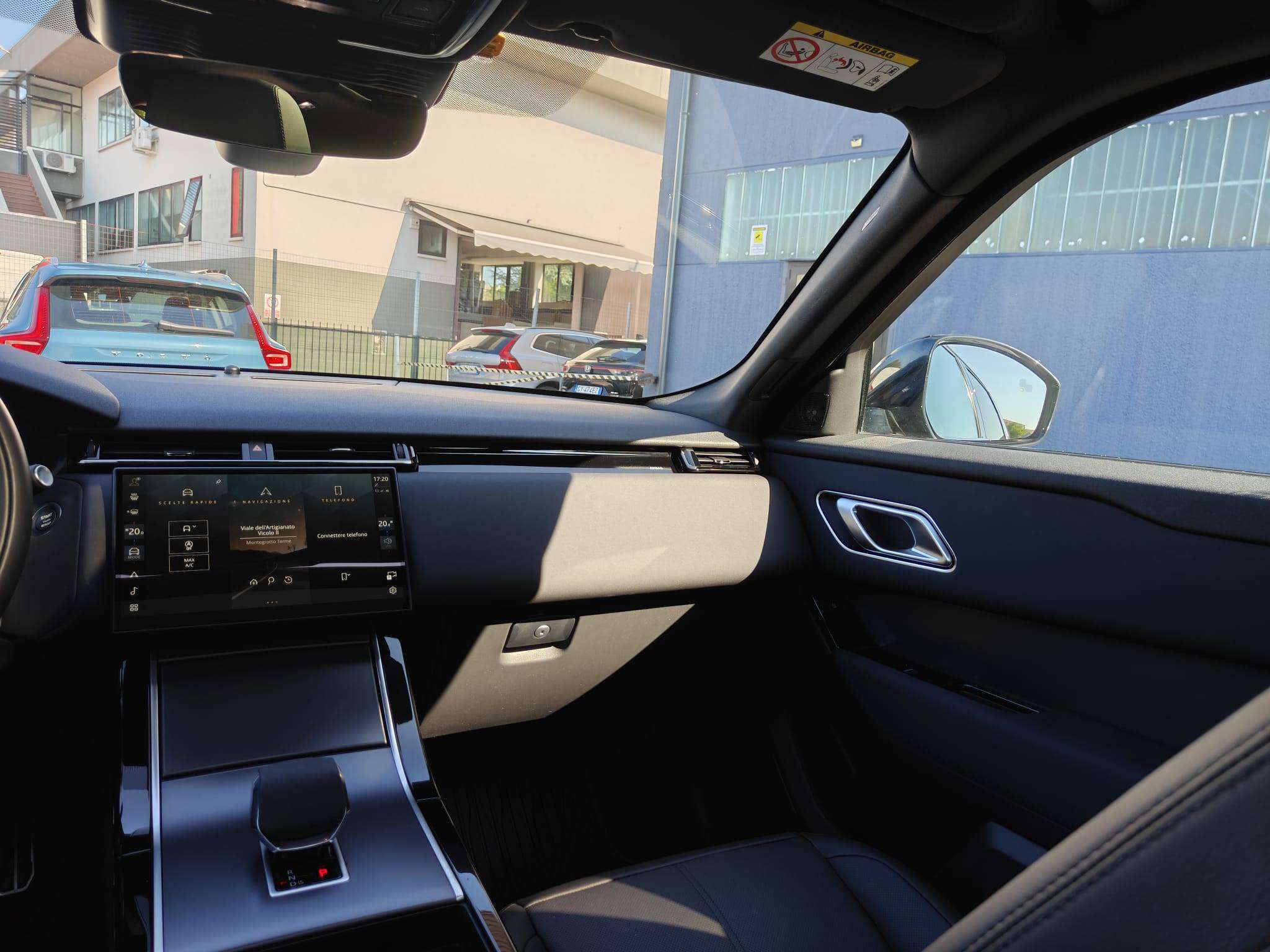 Land Rover Range Rover Velar 2025 - immagine 11