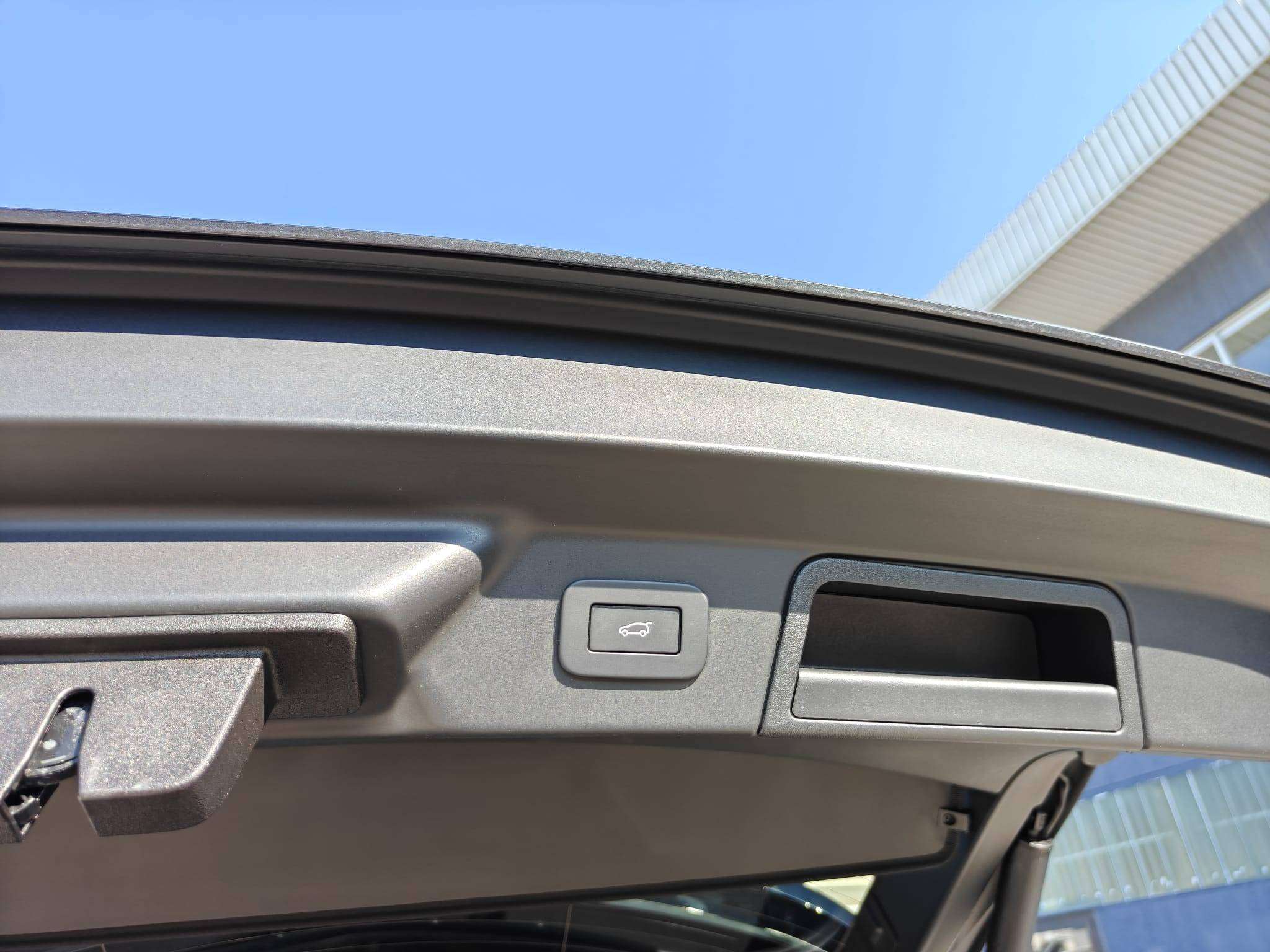 Land Rover Range Rover Velar 2025 - immagine 20