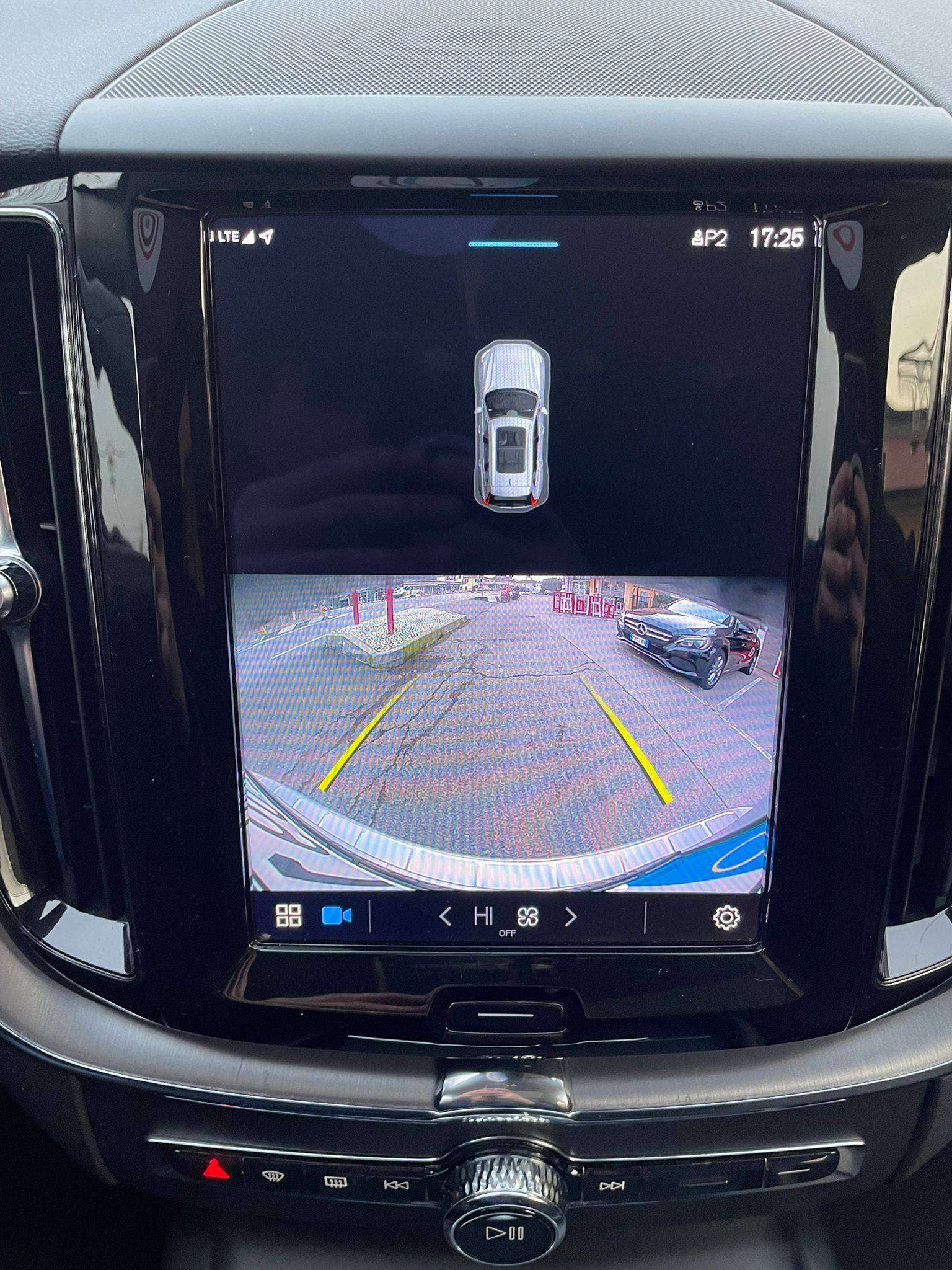 Volvo XC60 2021 - immagine 10