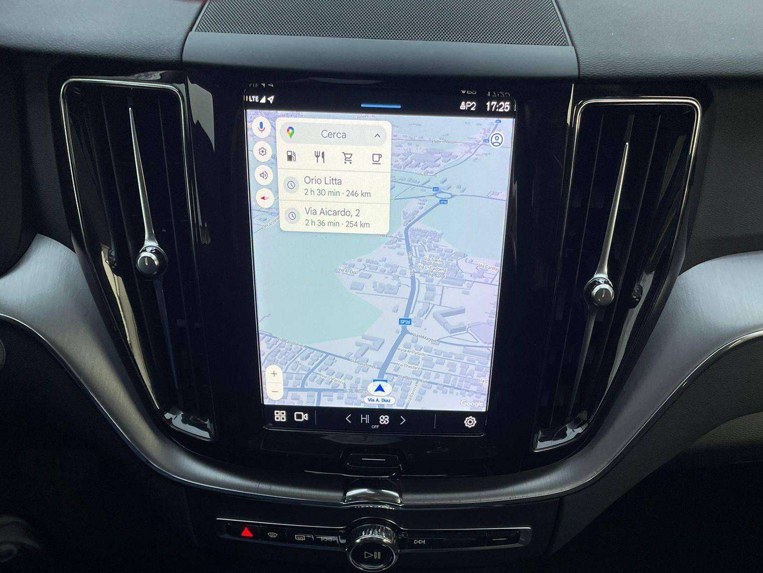 Volvo XC60 2021 - immagine 8