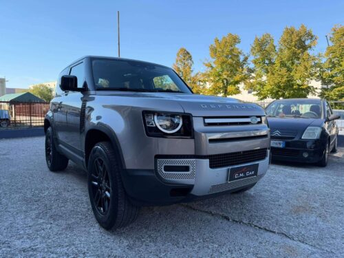 Land Rover Defender 2023