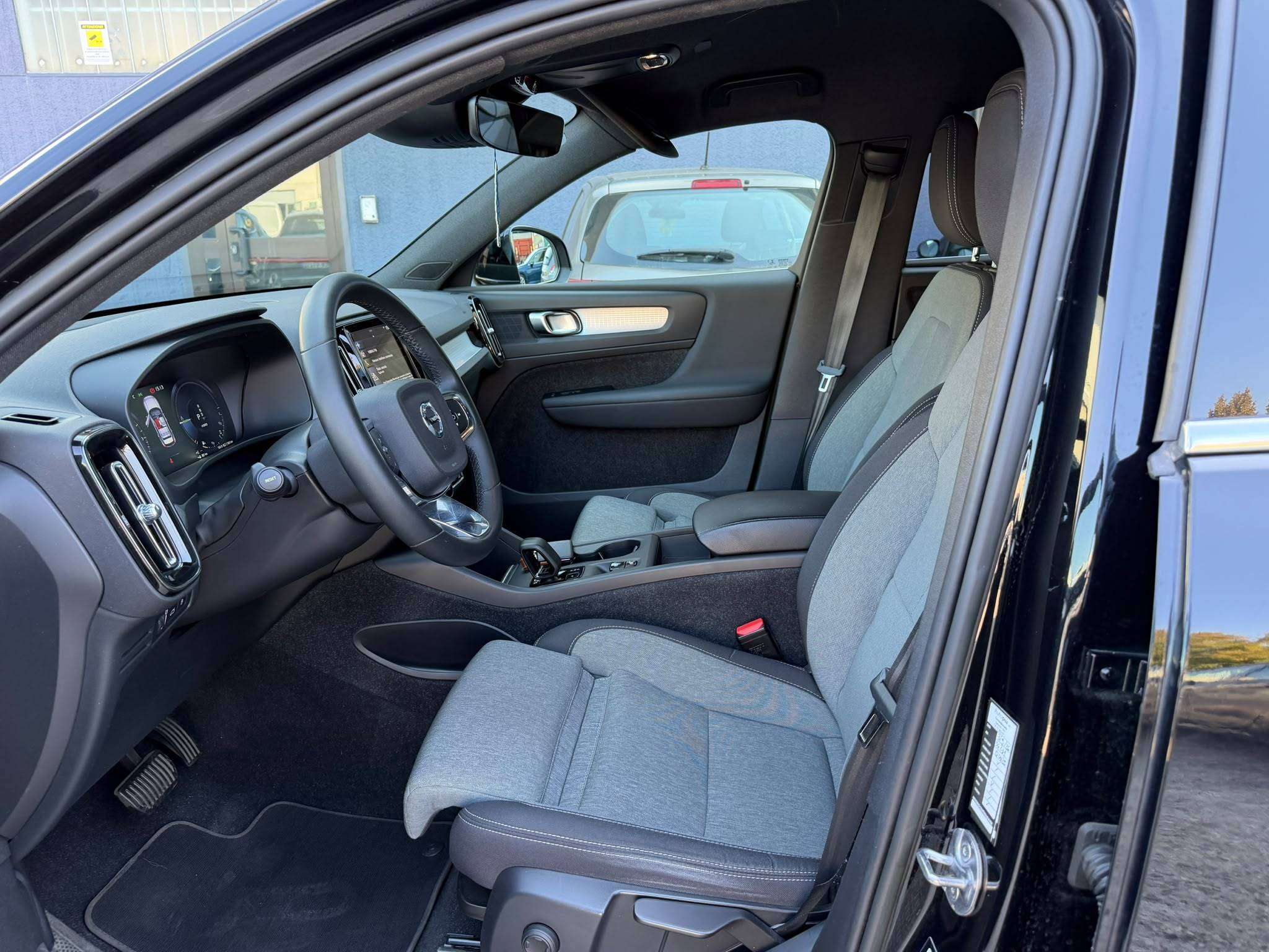 Volvo XC40 2022 - immagine 16
