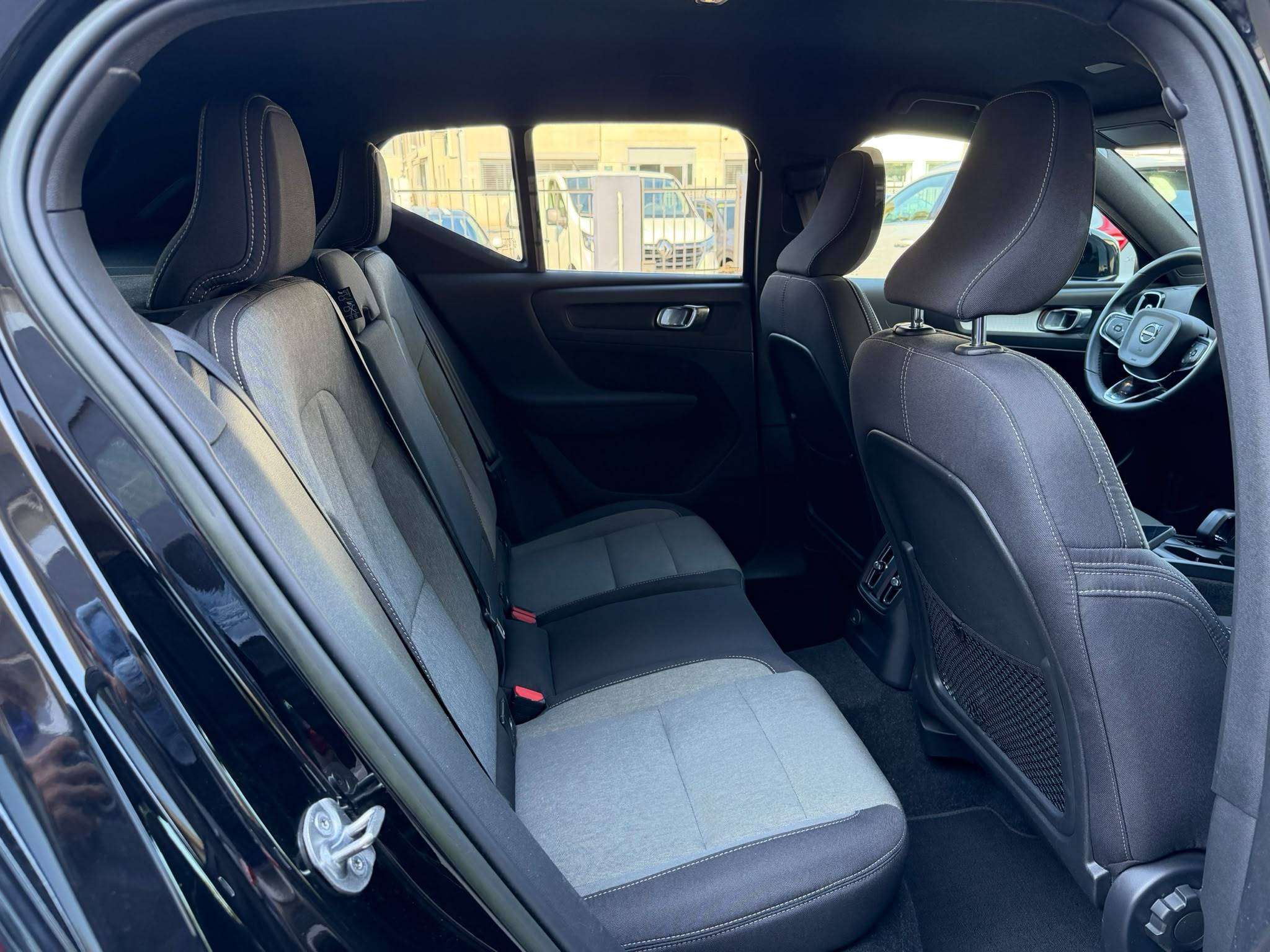 Volvo XC40 2022 - immagine 18