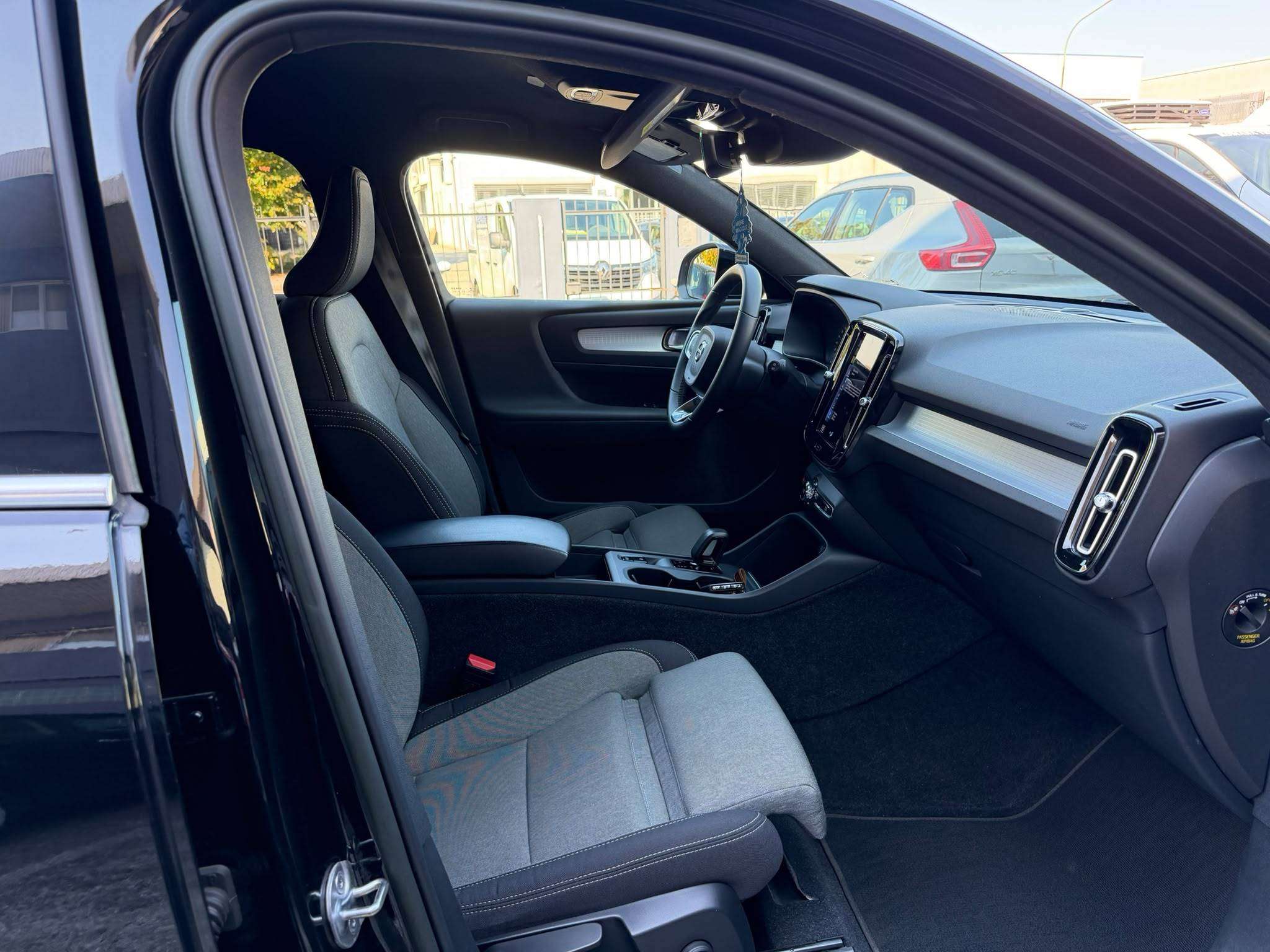 Volvo XC40 2022 - immagine 19